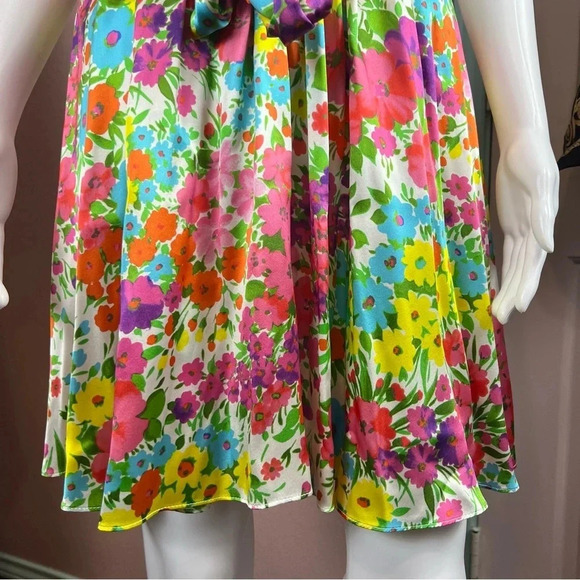 NWT Les Reveries Gigi Mini Dress Kaleidoscope Garden
White - Picture 12 of 14